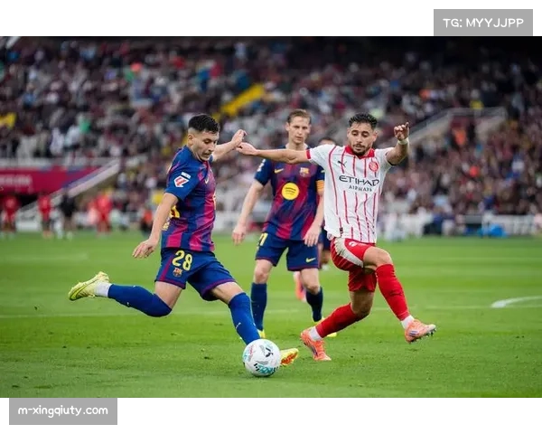 西甲实时：赫罗纳半场2-0领先贝蒂斯，多夫比克梅开二度